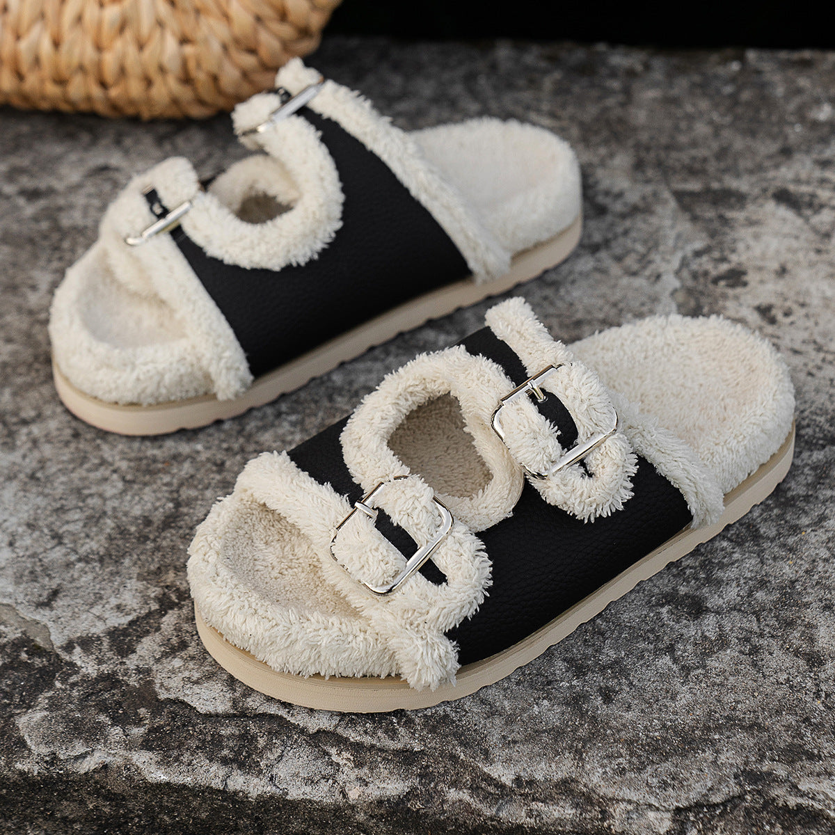 Blent10 lamb wool slippers with fleece-lined design for relaxed indoor wear