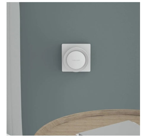 Blent10 light sensor plug-in LED night light for bedroom and hallway illumination
